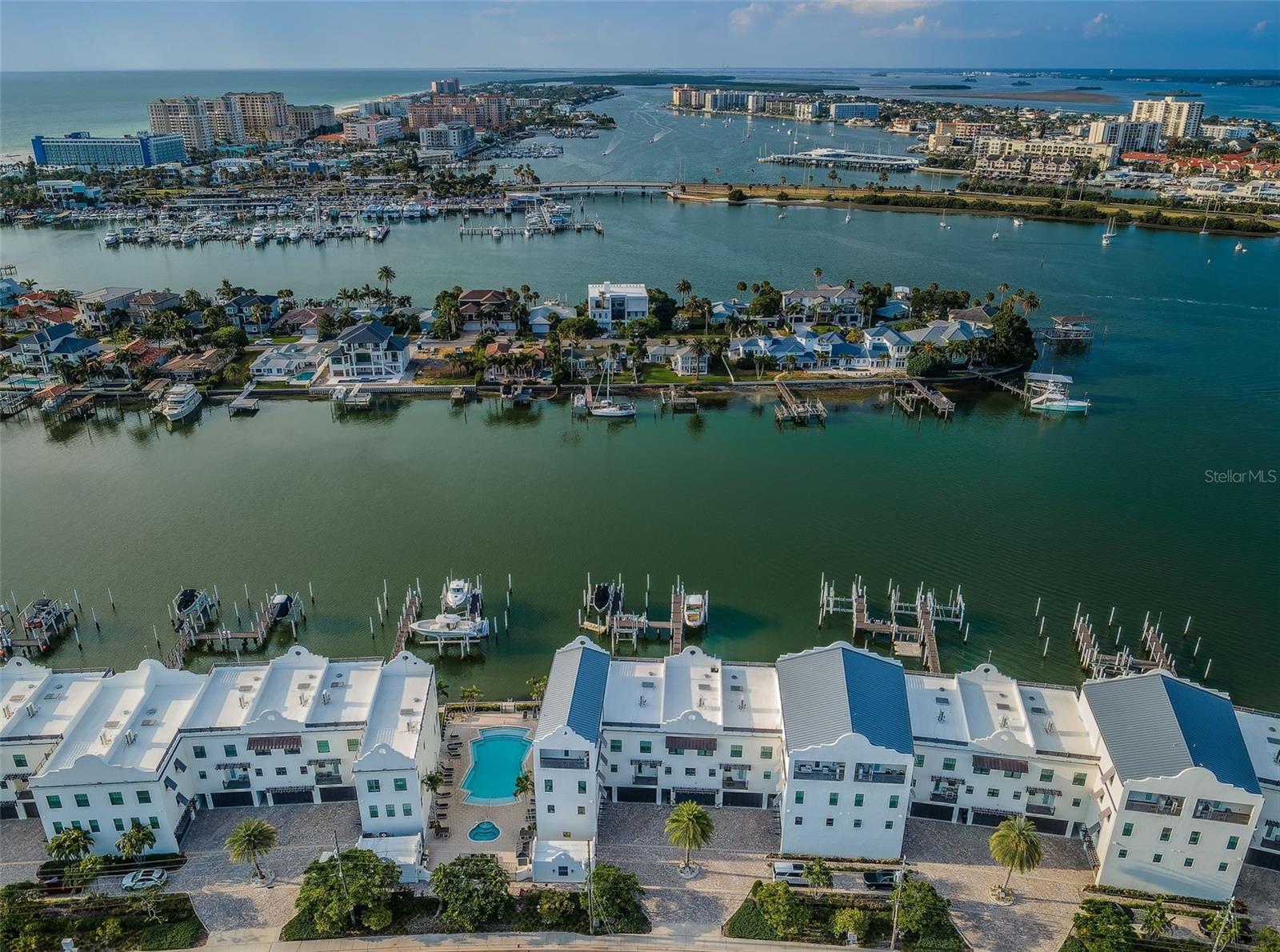 BRIGHTWATER BLUE TWNHMS - Residential