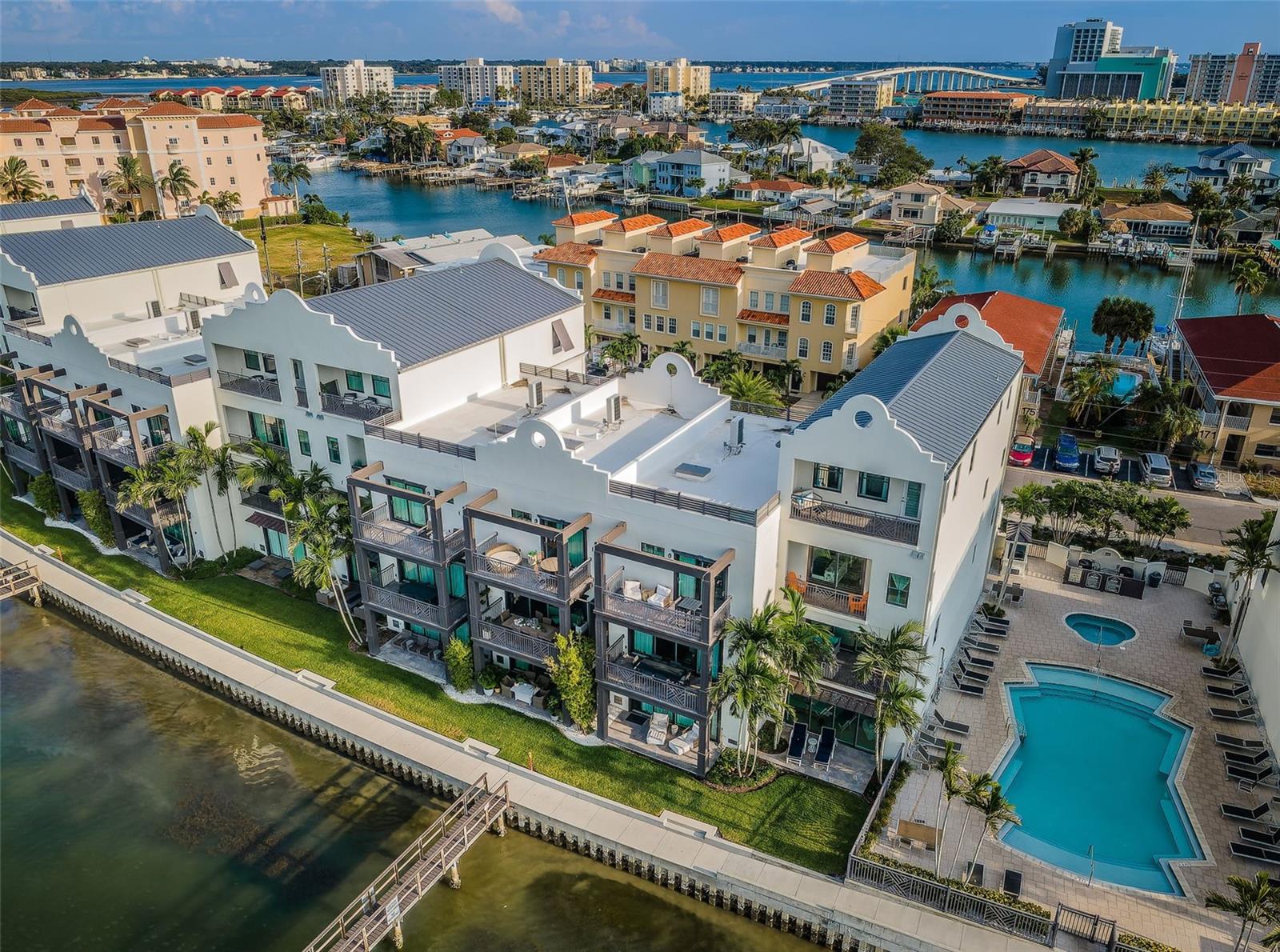 BRIGHTWATER BLUE TWNHMS - Residential