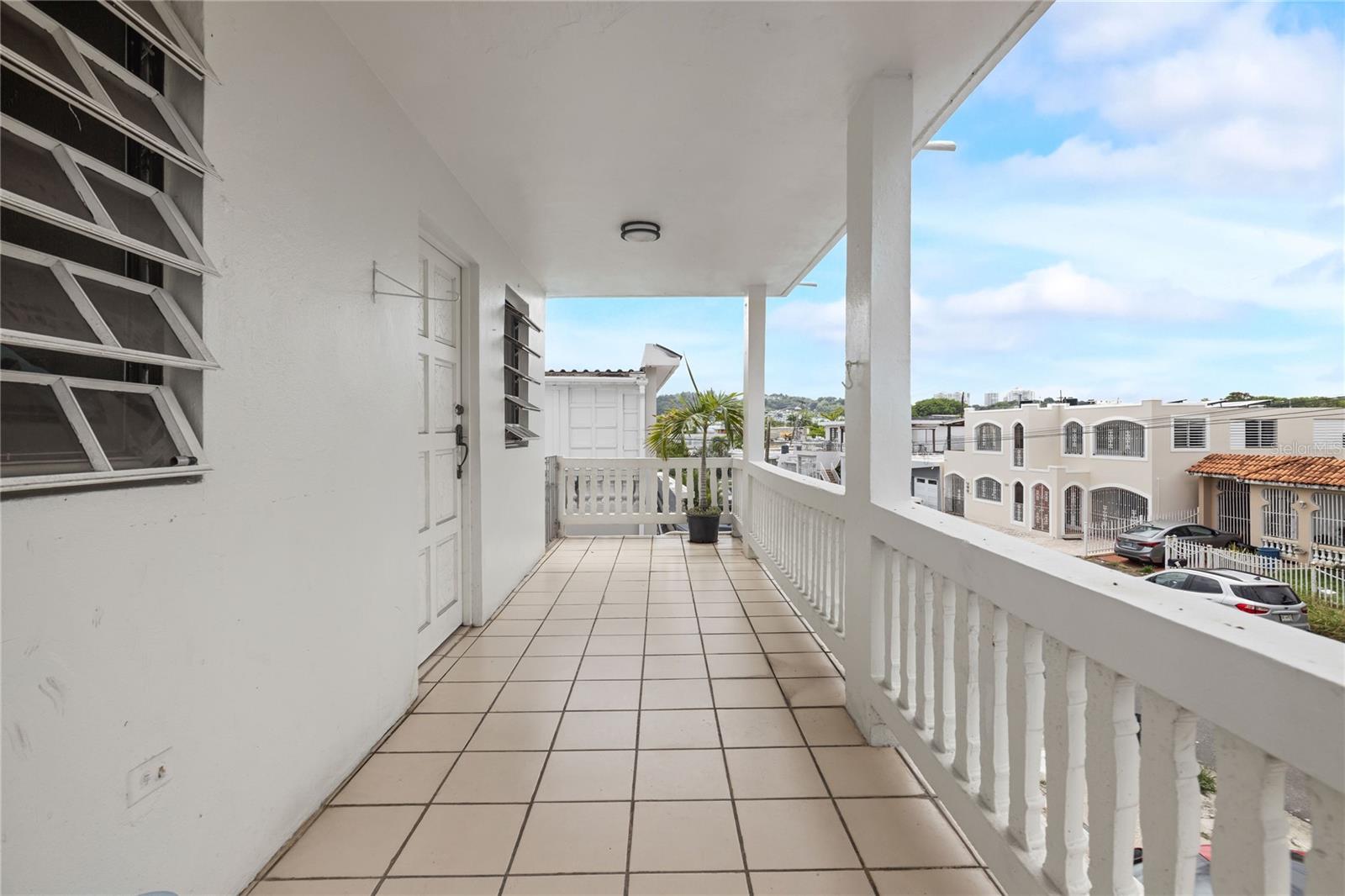 URB PONCE DE LEON - Residential