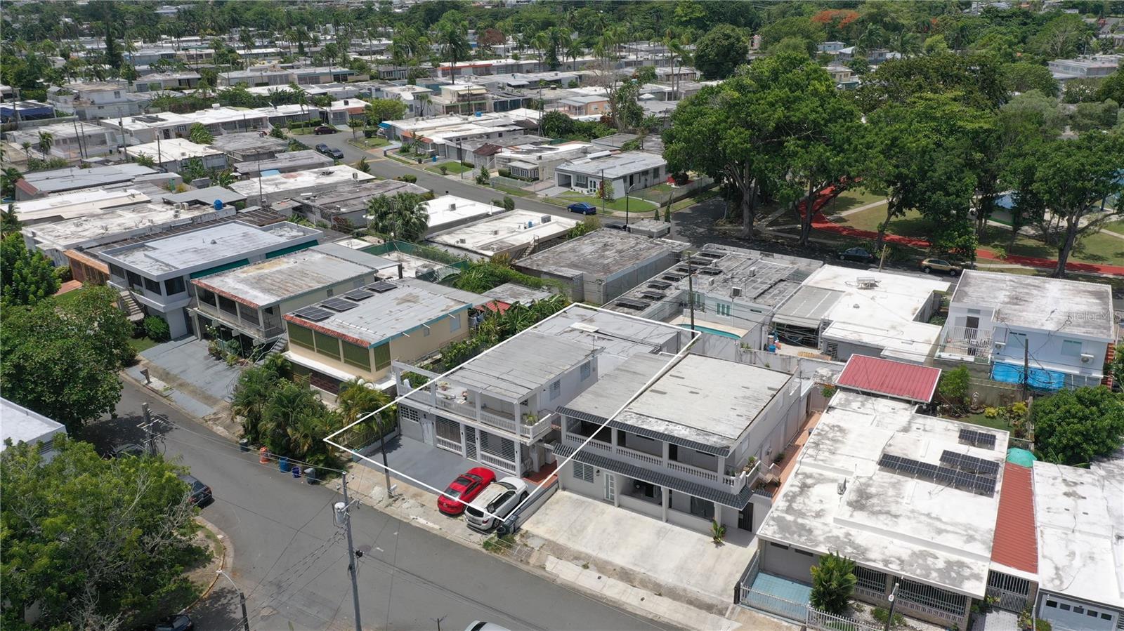 URB PONCE DE LEON - Residential