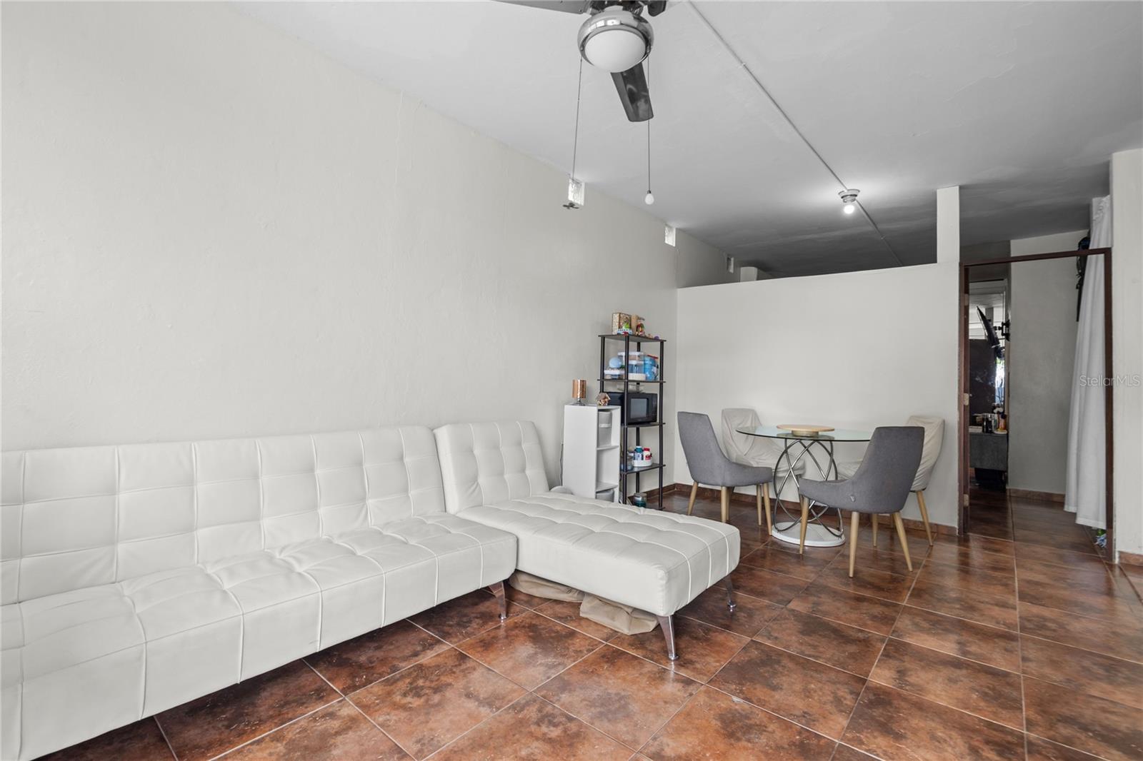 URB PONCE DE LEON - Residential