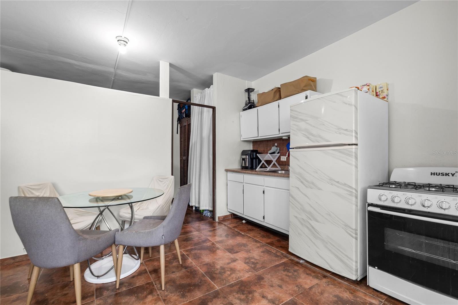 URB PONCE DE LEON - Residential