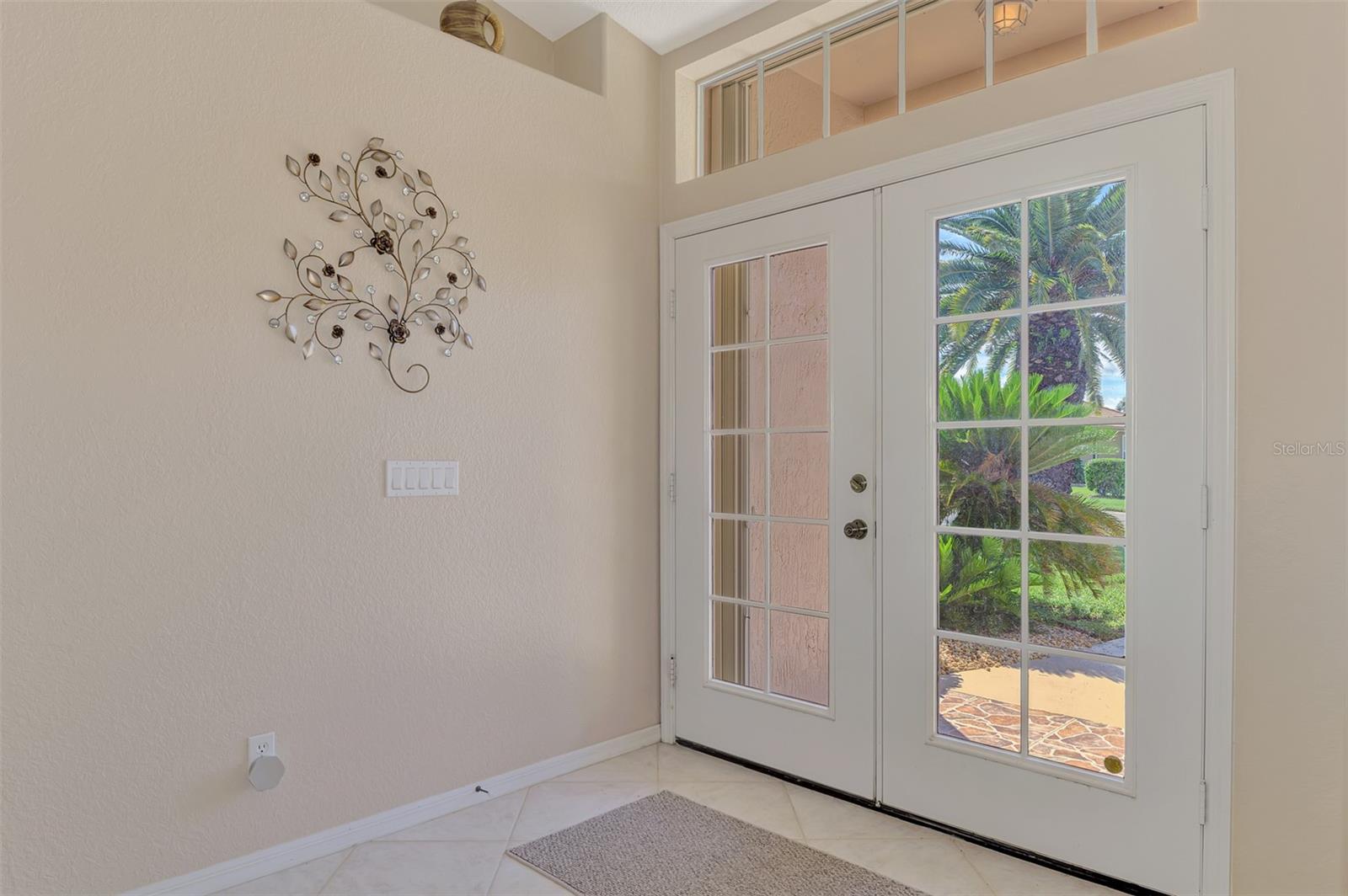 8261 LAKESIDE DRIVE