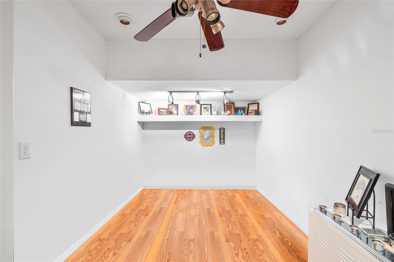 TWIN LAKE PH 02C - Residential