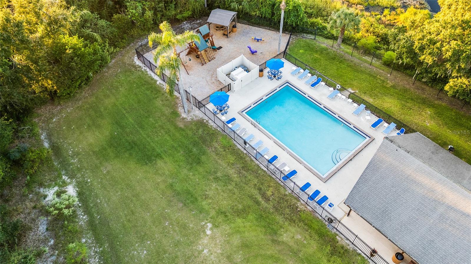 TWIN LAKE PH 02C - Residential