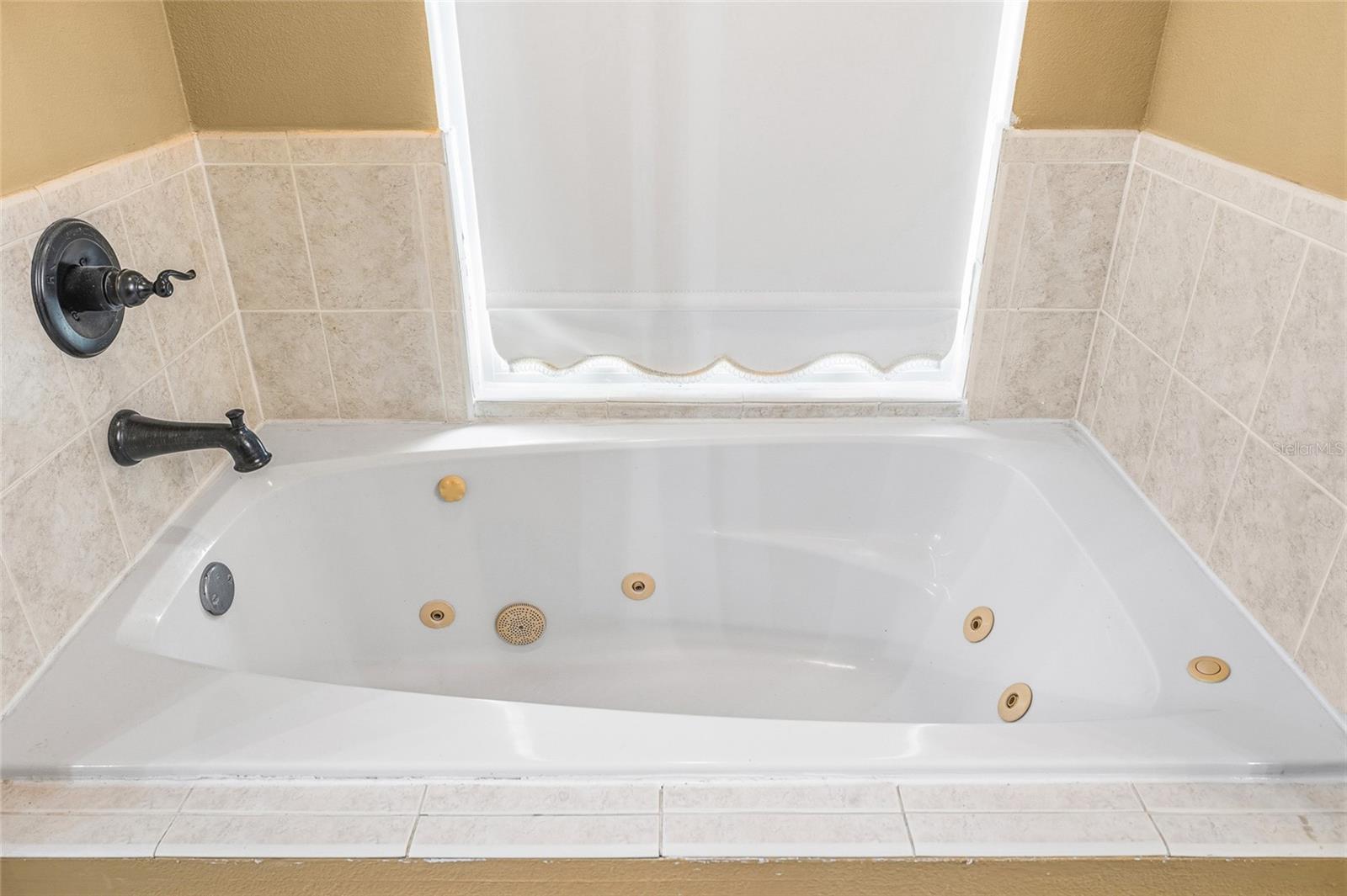 TWIN LAKE PH 02C - Residential