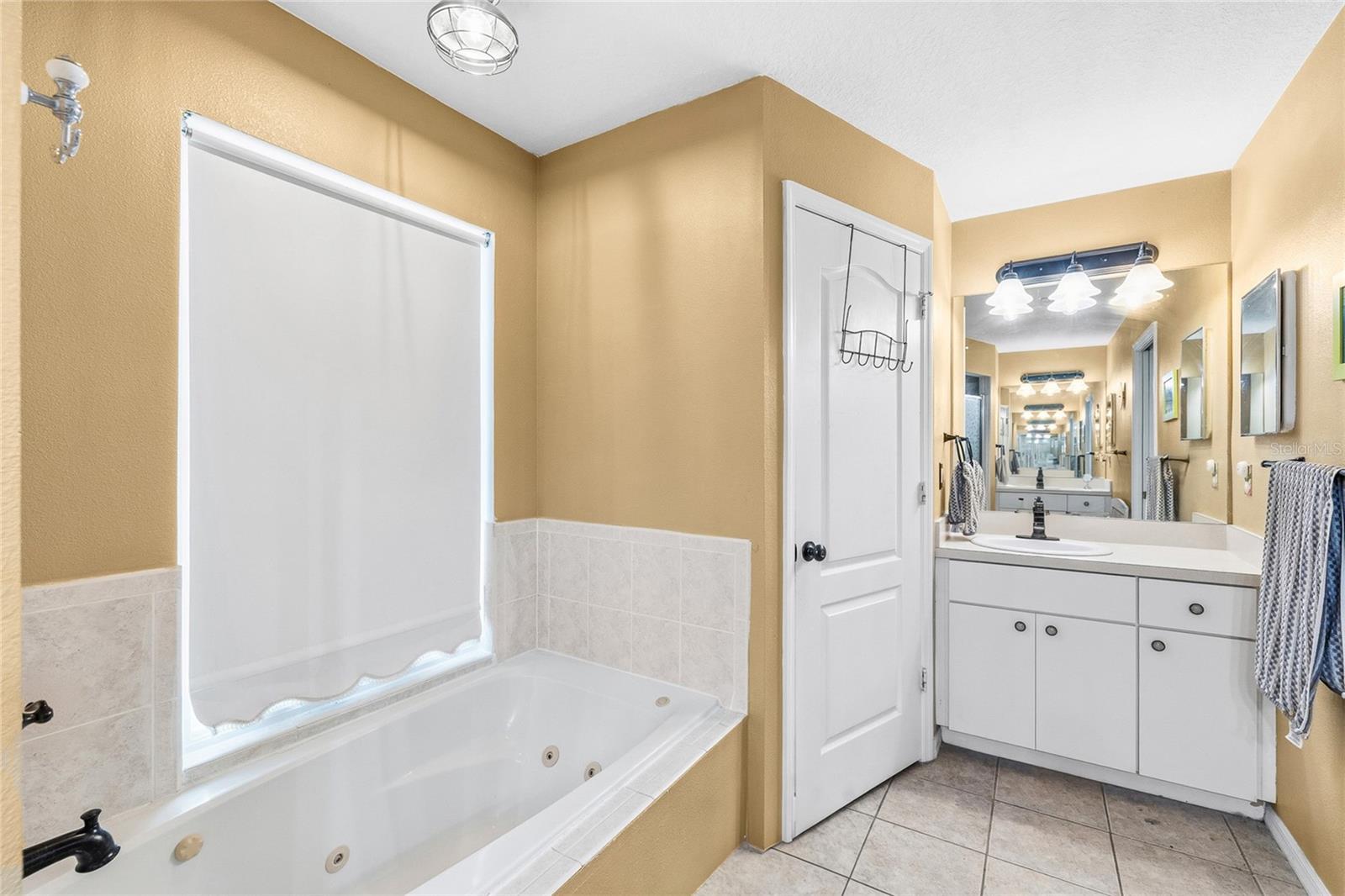 TWIN LAKE PH 02C - Residential