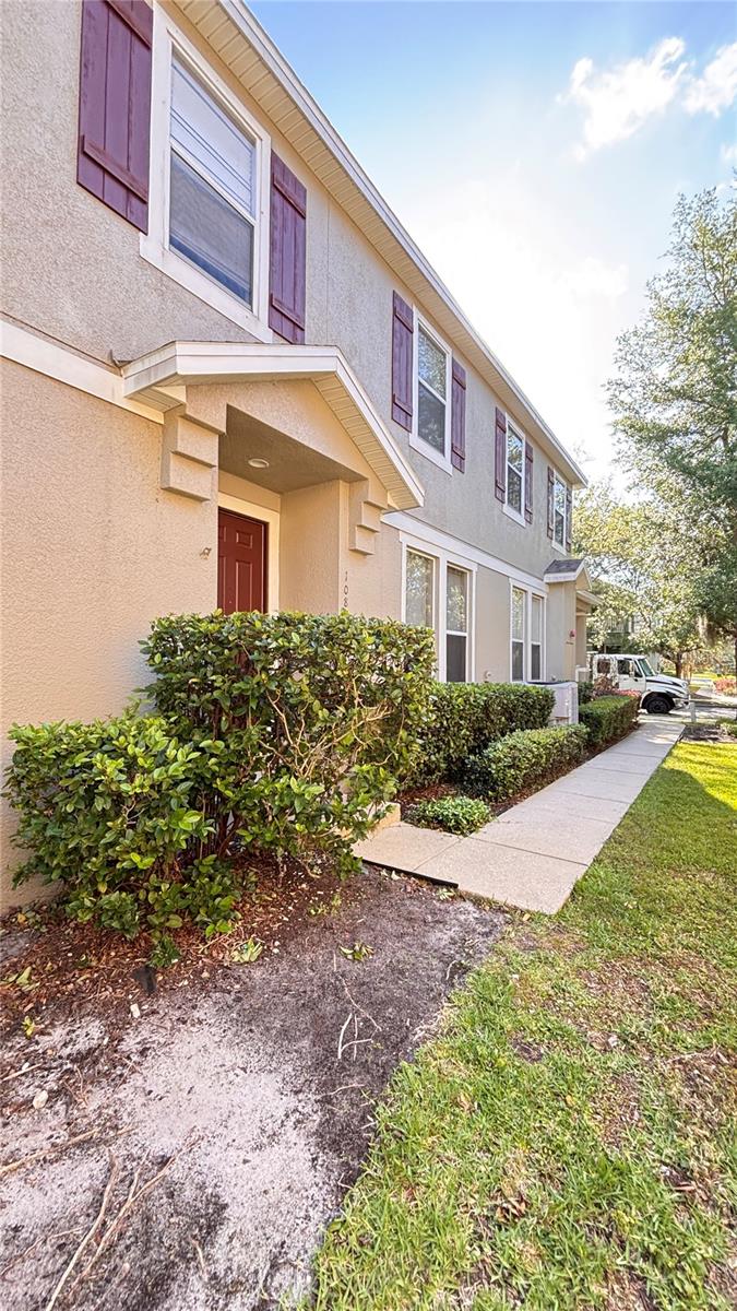 VILLAS/EAST PARK - Residential Lease