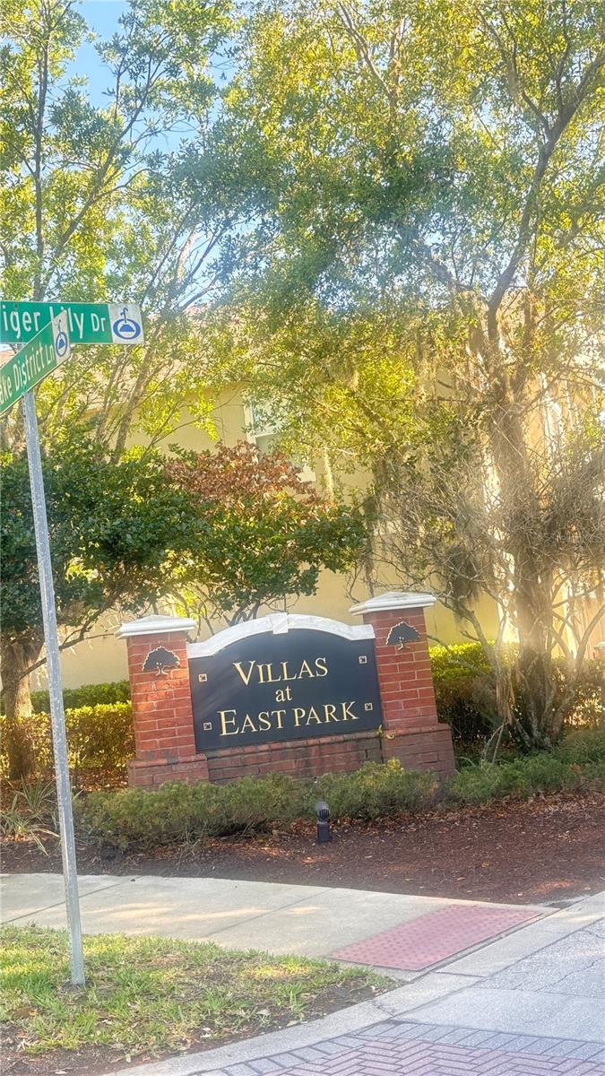VILLAS/EAST PARK - Residential Lease