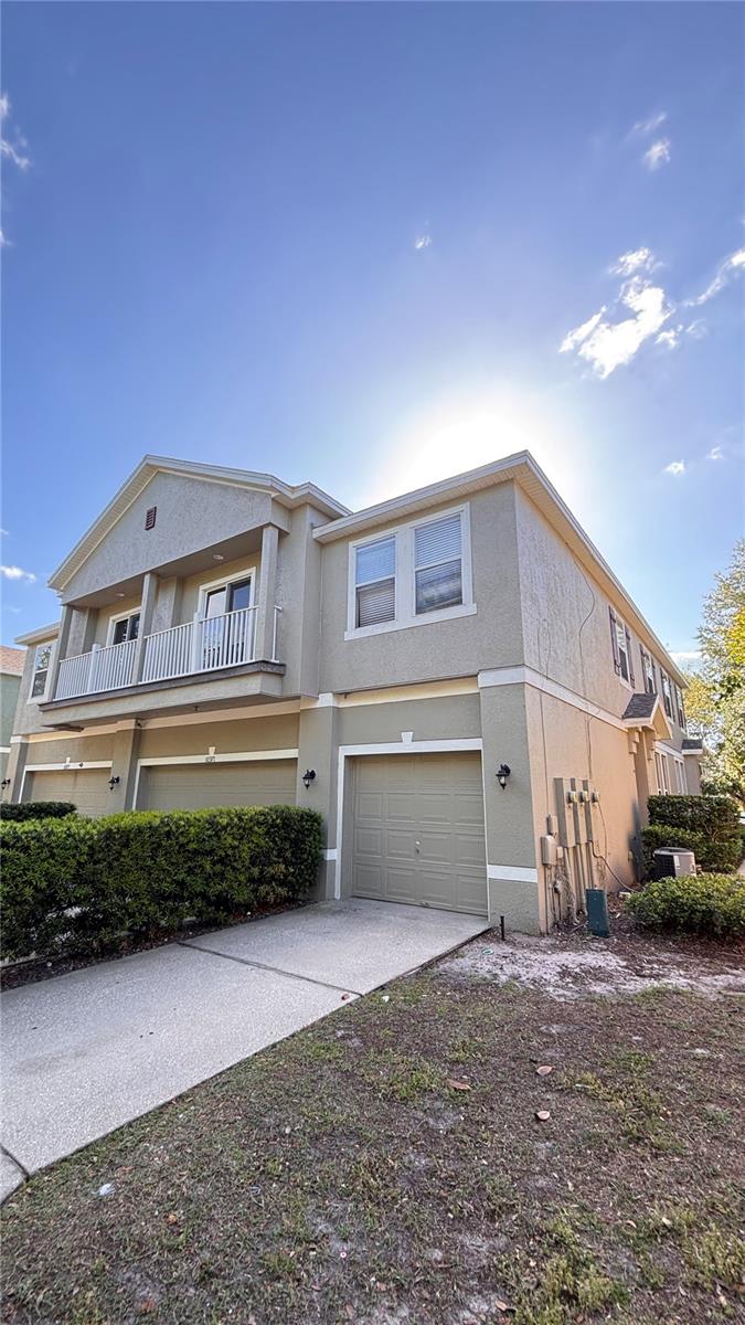 VILLAS/EAST PARK - Residential Lease