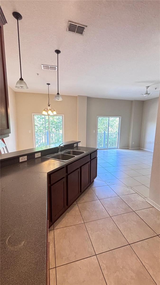 VILLAS/EAST PARK - Residential Lease