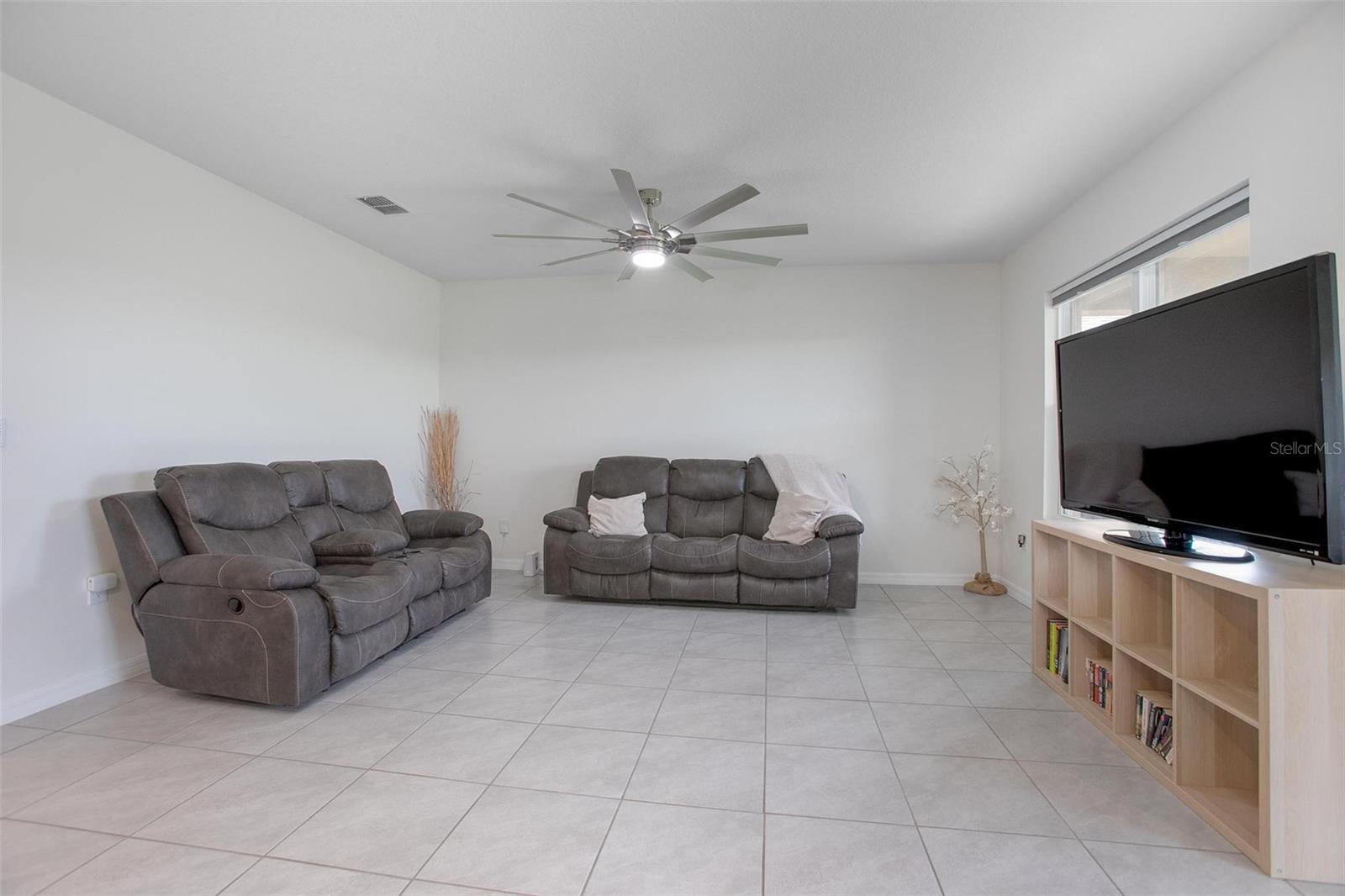 523 LAZIO CIRCLE