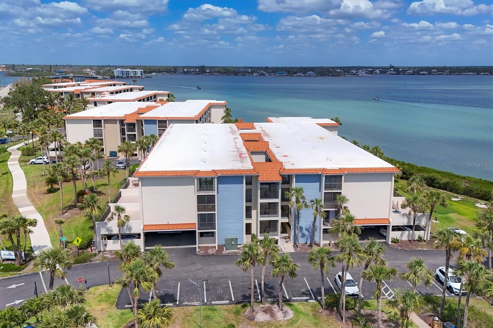 1701 BEACH RD 208
