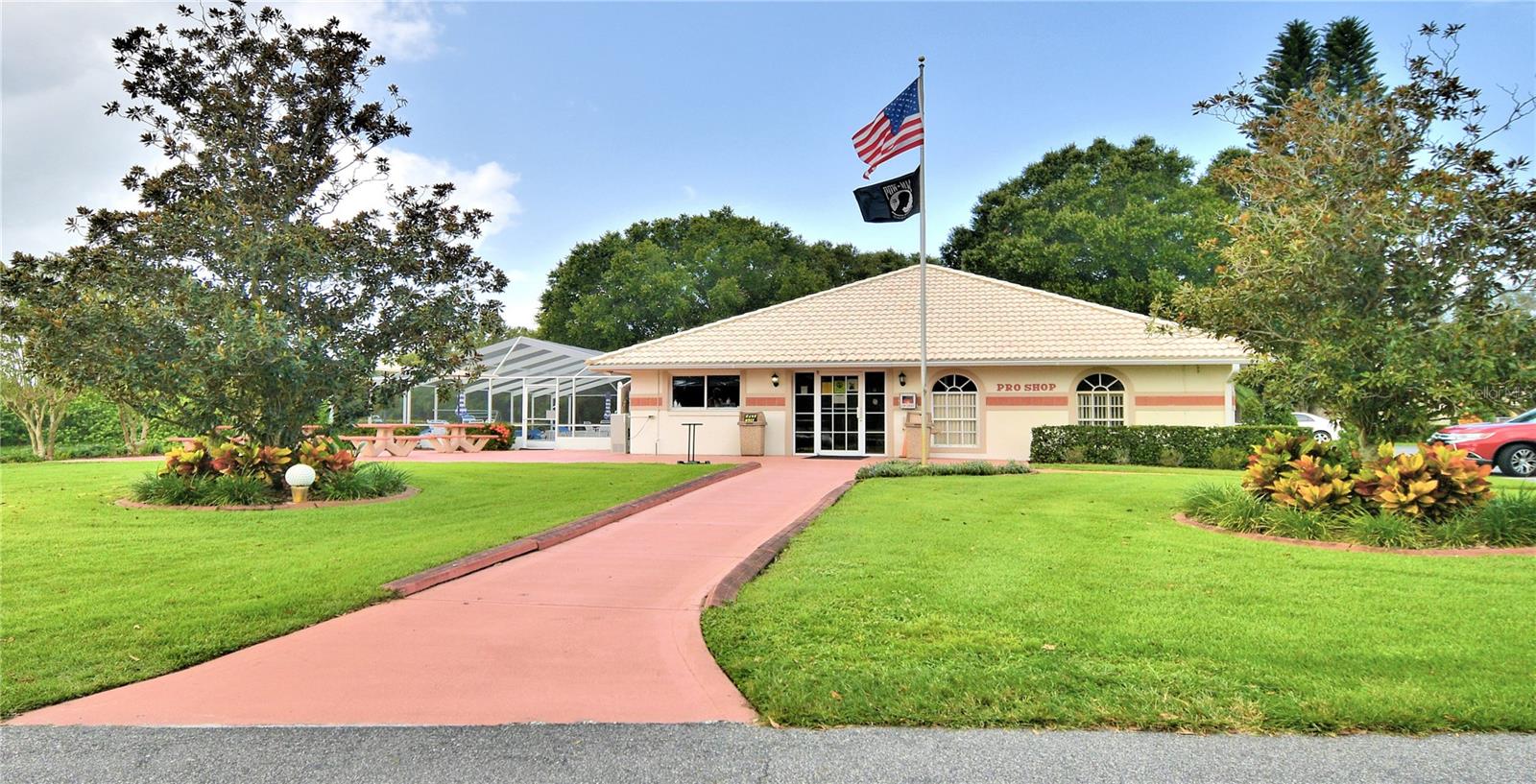 LAKE BESS COUNTRY CLUB - Residential