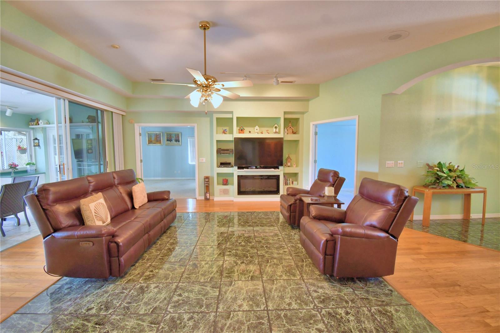 LAKE BESS COUNTRY CLUB - Residential