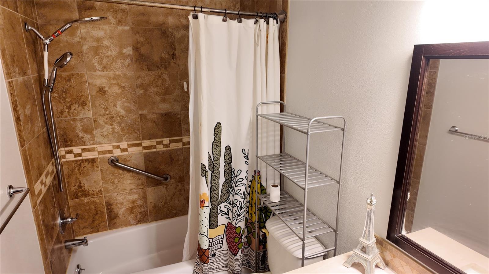 SOUTH GATE RIDGE 03 - Residential