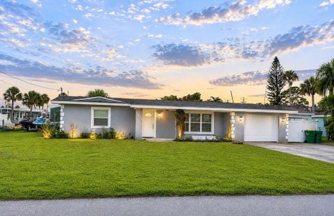 Photo of 1623 Wavecrest Street, Merritt Island, FL 32952 (MLS # O6405780)