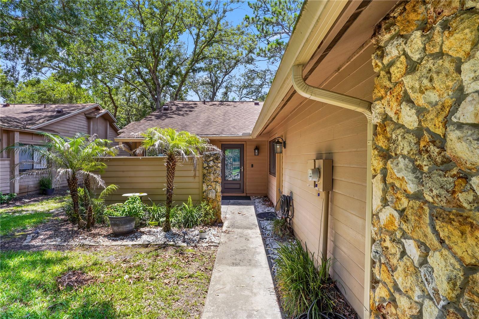 374 WINCHESTER PLACE