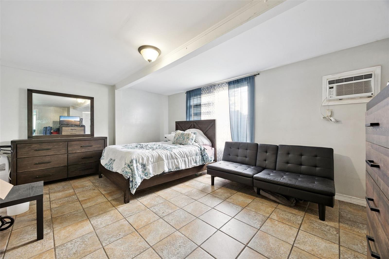 PLYMOUTH HEIGHTS - Residential