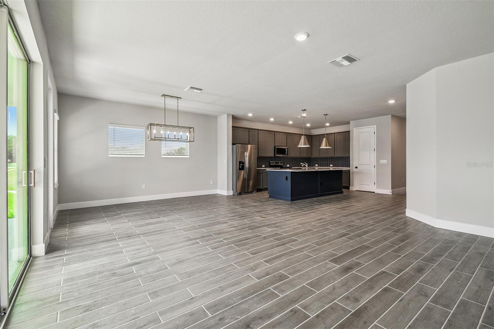 PENINSULA AT RHODINE LAKE - Residential
