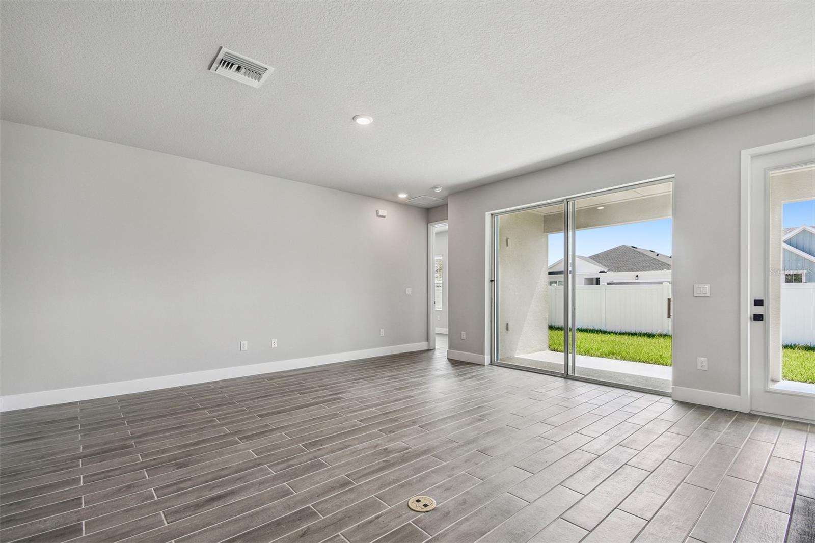 PENINSULA AT RHODINE LAKE - Residential