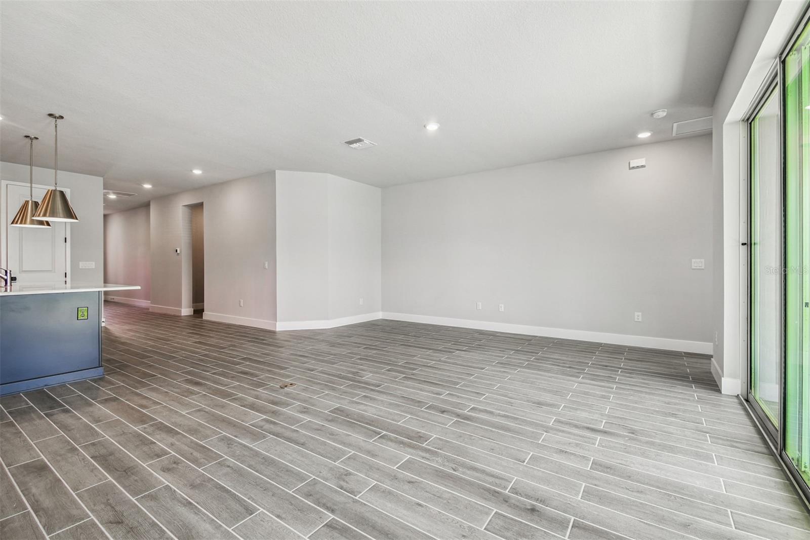PENINSULA AT RHODINE LAKE - Residential