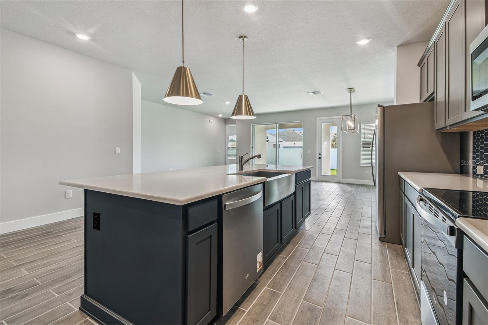 PENINSULA AT RHODINE LAKE - Residential