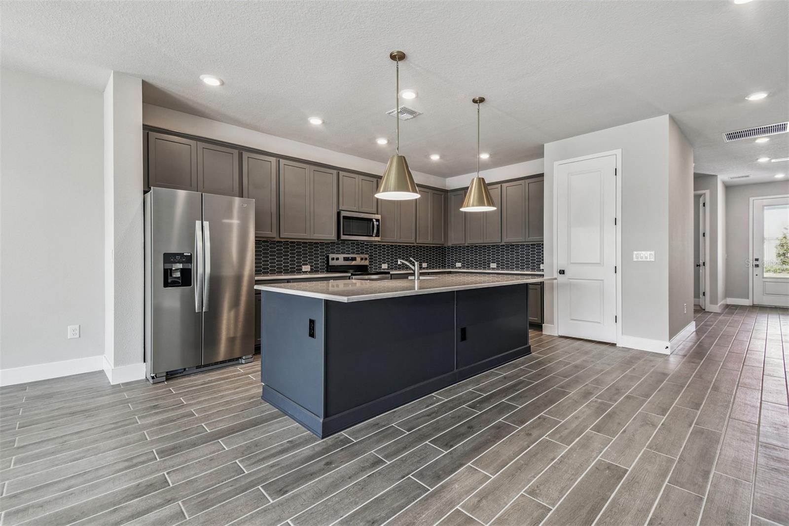PENINSULA AT RHODINE LAKE - Residential