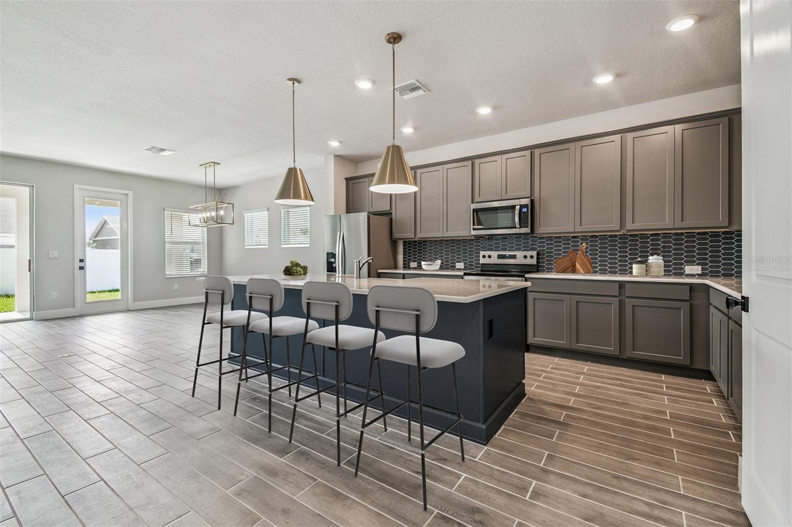 PENINSULA AT RHODINE LAKE - Residential