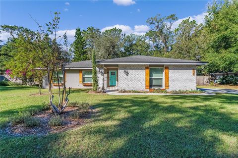 A home in LONGWOOD