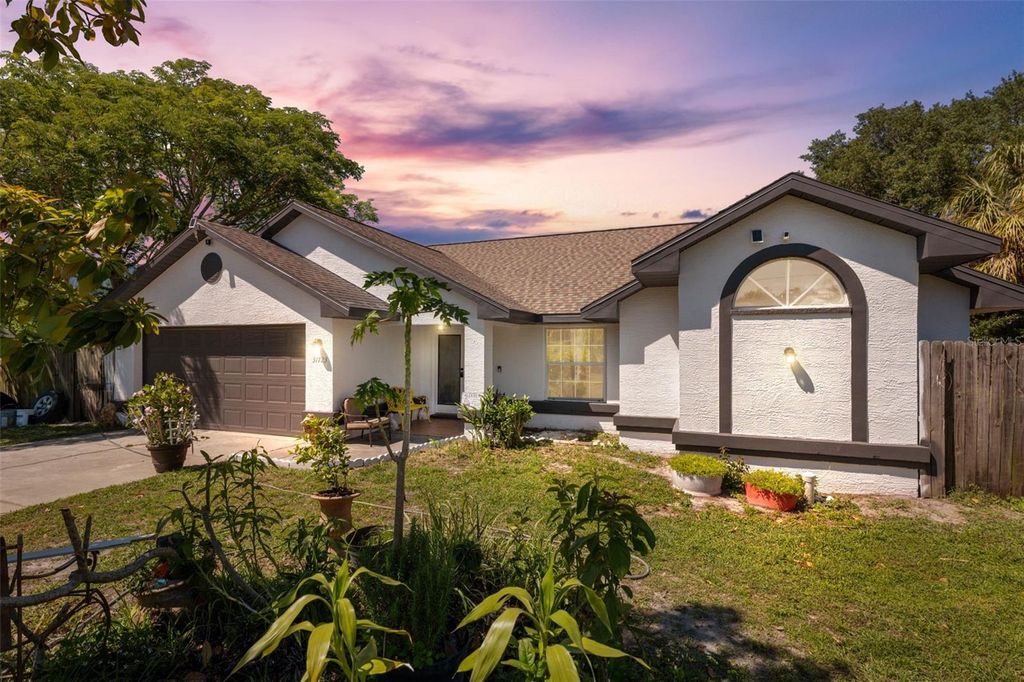 Photo of 31723 Saddle Lane, Wesley Chapel, FL 33543 (MLS # U8237318)