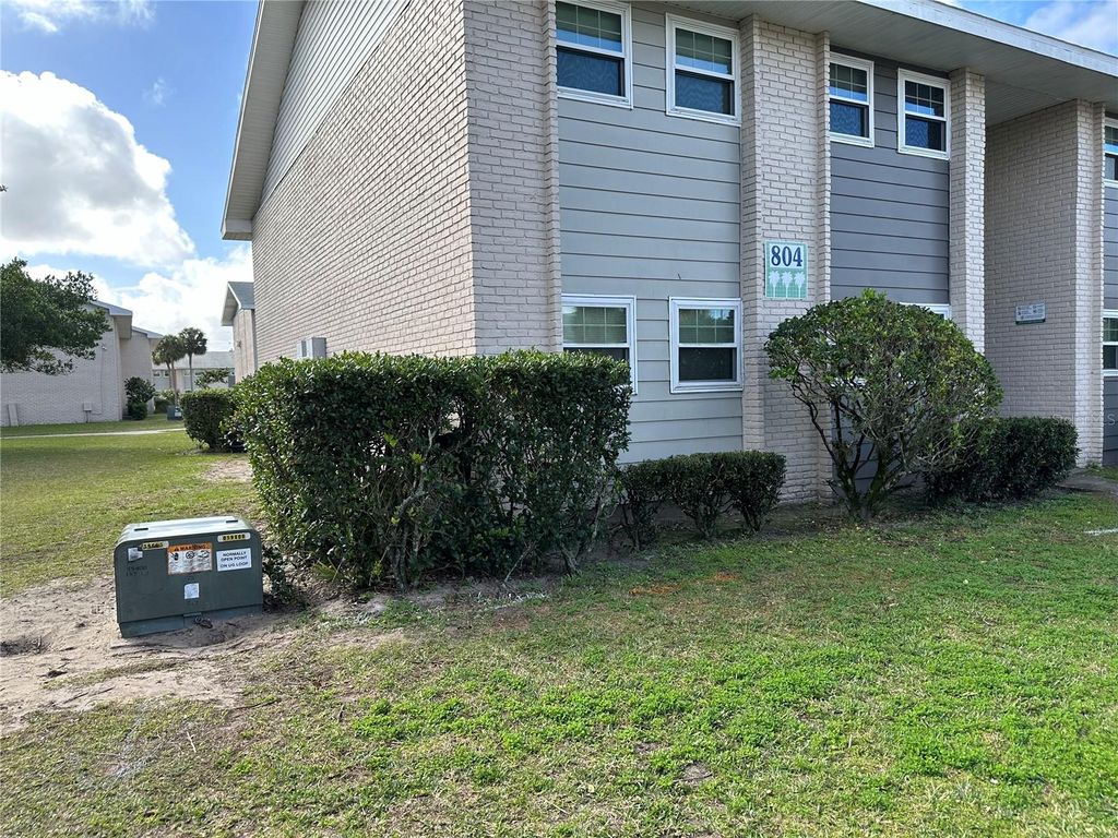 Photo of 804 Sky Lake Circle #B, Orlando, FL 32809 (MLS # S5149187)