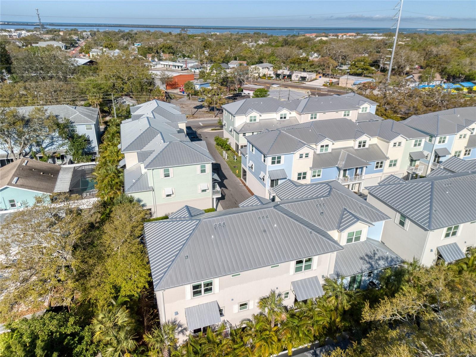 OAK BEND TWNHMS - Residential