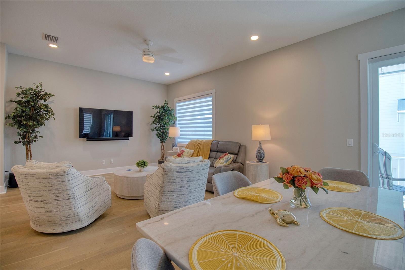 OAK BEND TWNHMS - Residential