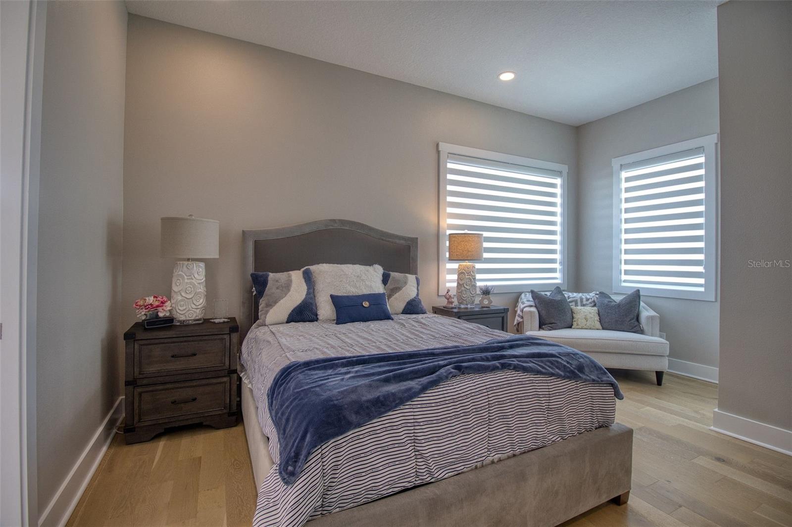 OAK BEND TWNHMS - Residential