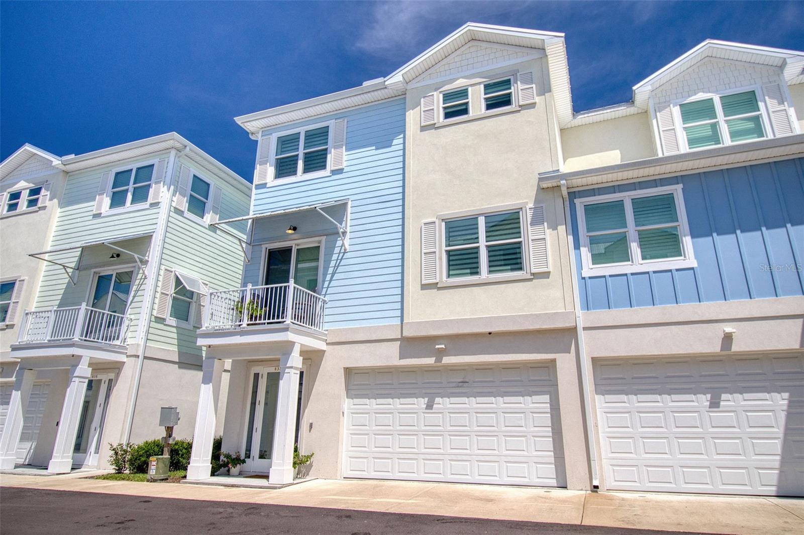 OAK BEND TWNHMS - Residential