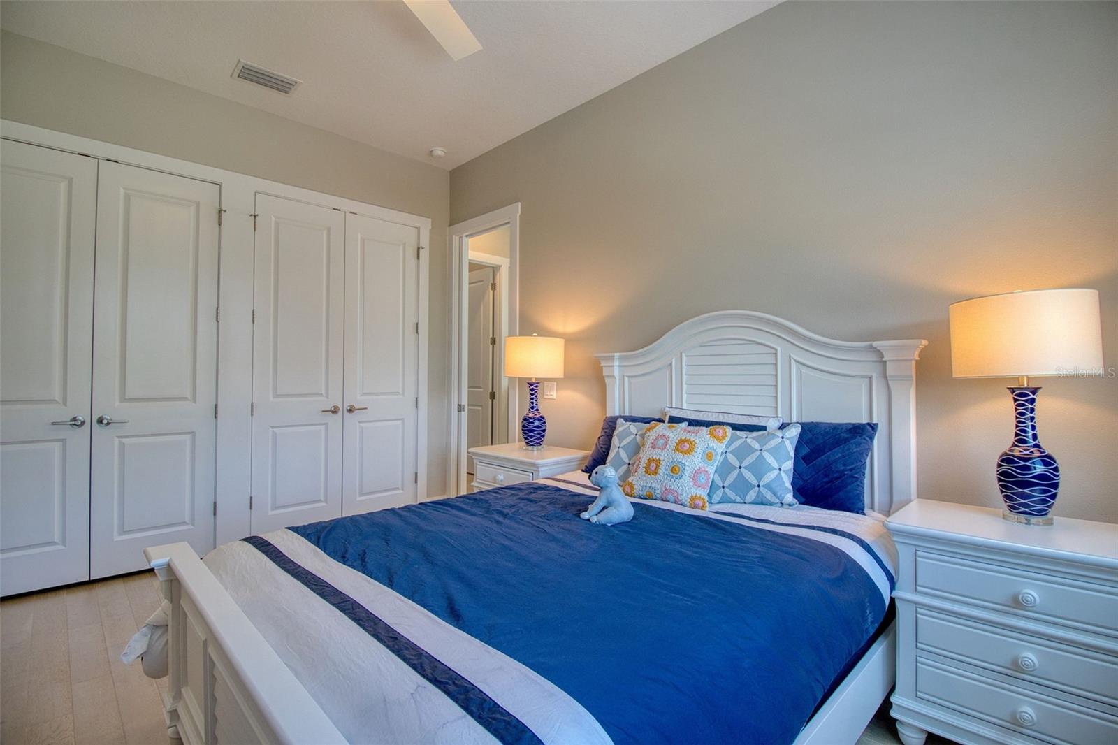 OAK BEND TWNHMS - Residential