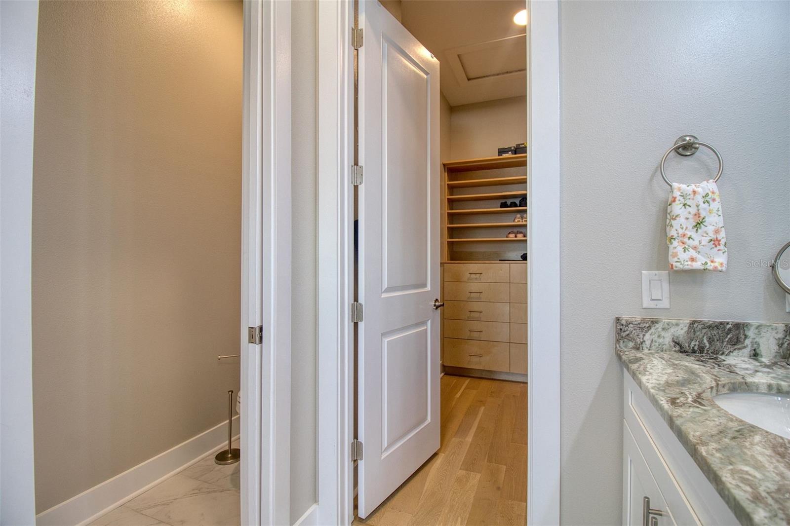 OAK BEND TWNHMS - Residential