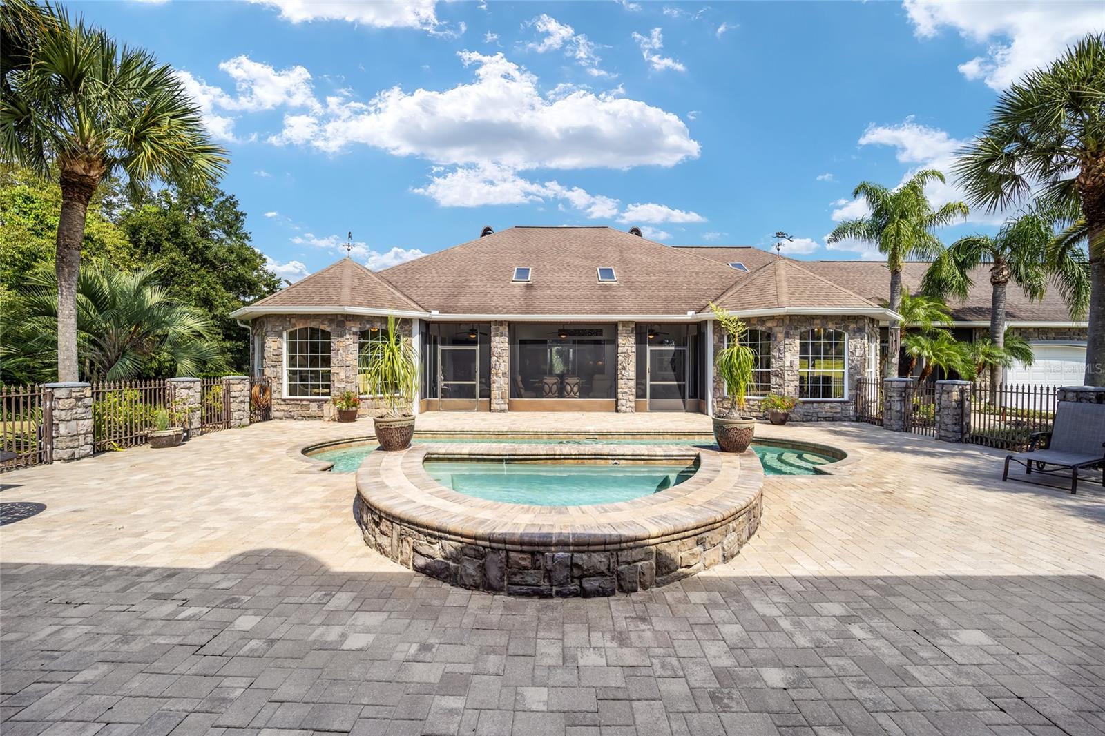 PINNACLE PARK - Farm