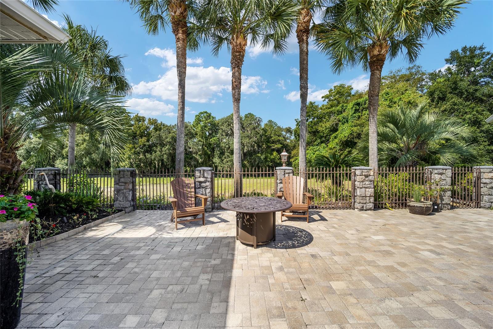 PINNACLE PARK - Farm