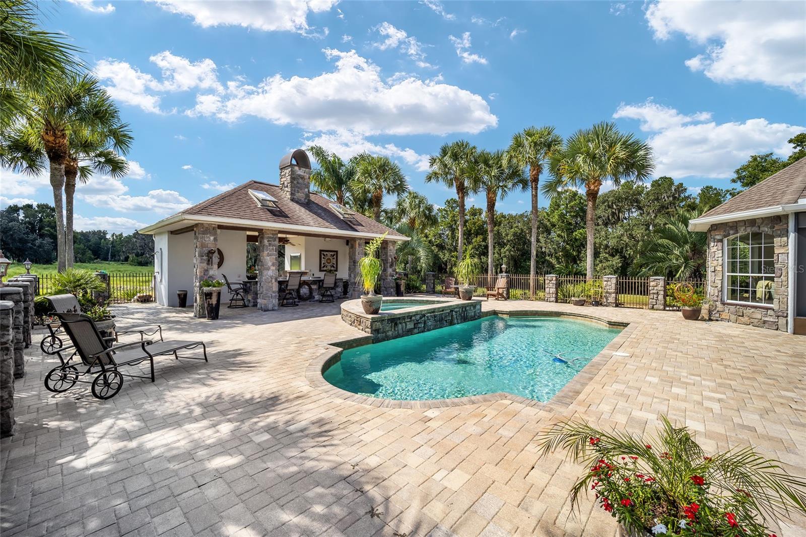 PINNACLE PARK - Farm