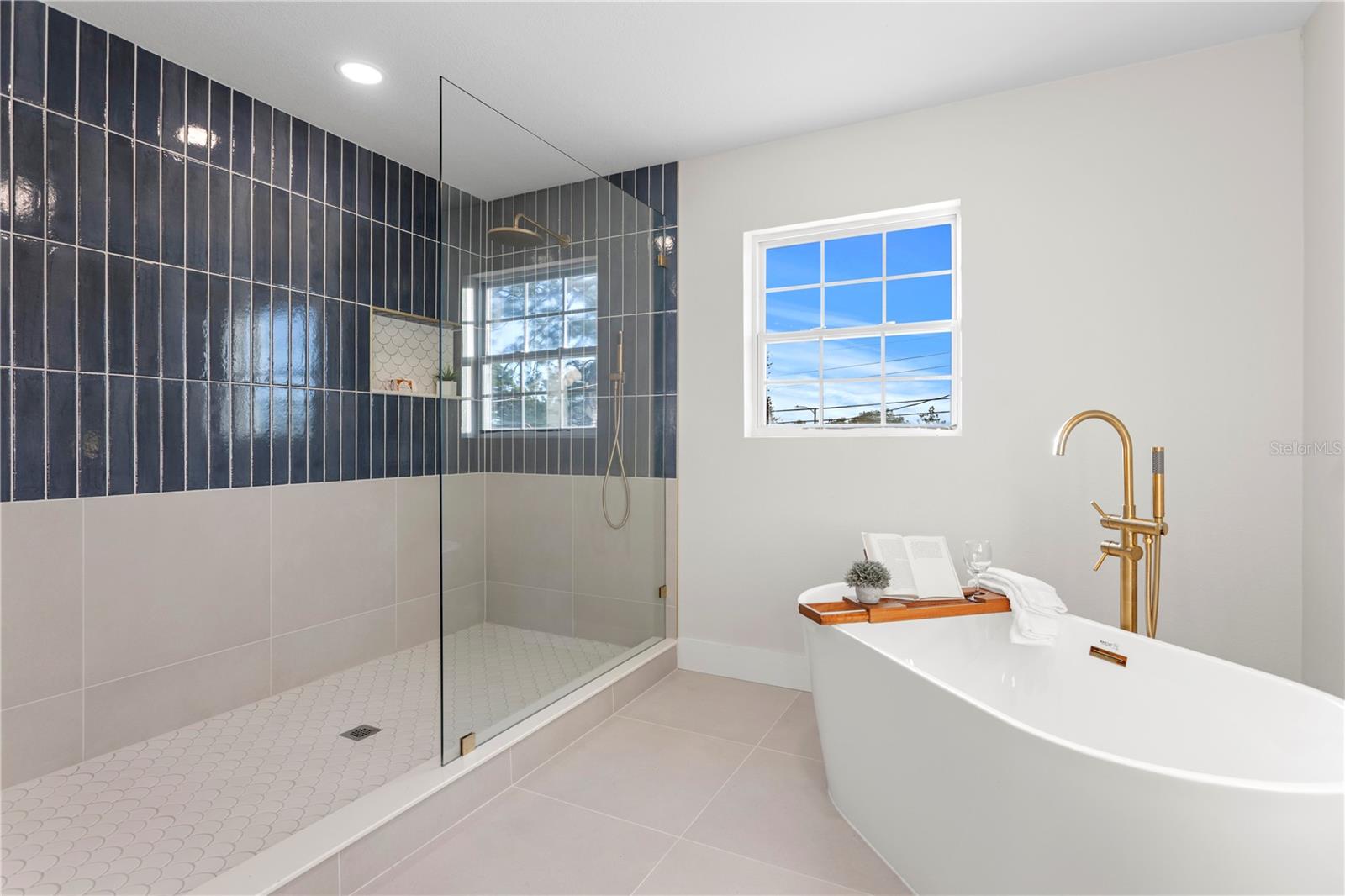 COLLEGE PARK - Residential