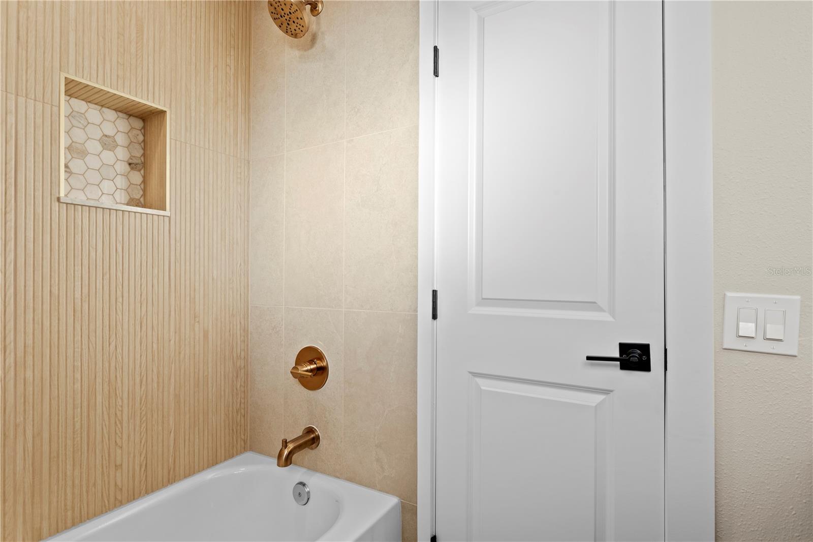 COLLEGE PARK - Residential