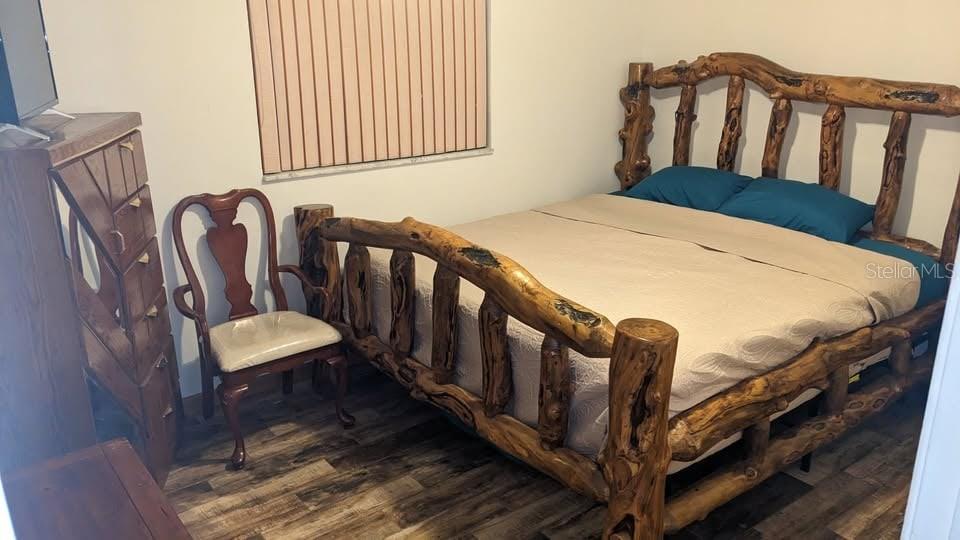 ESQUIRE LAKE ESTATES SEC 4 - Residential