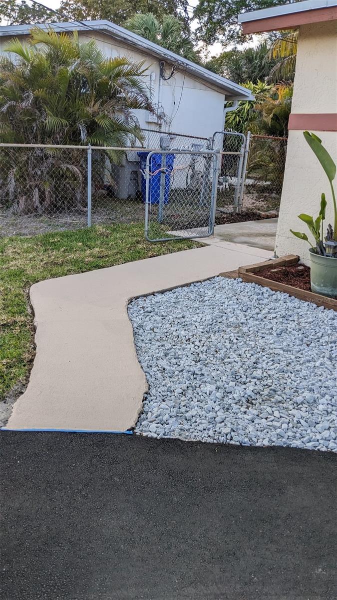 ESQUIRE LAKE ESTATES SEC 4 - Residential