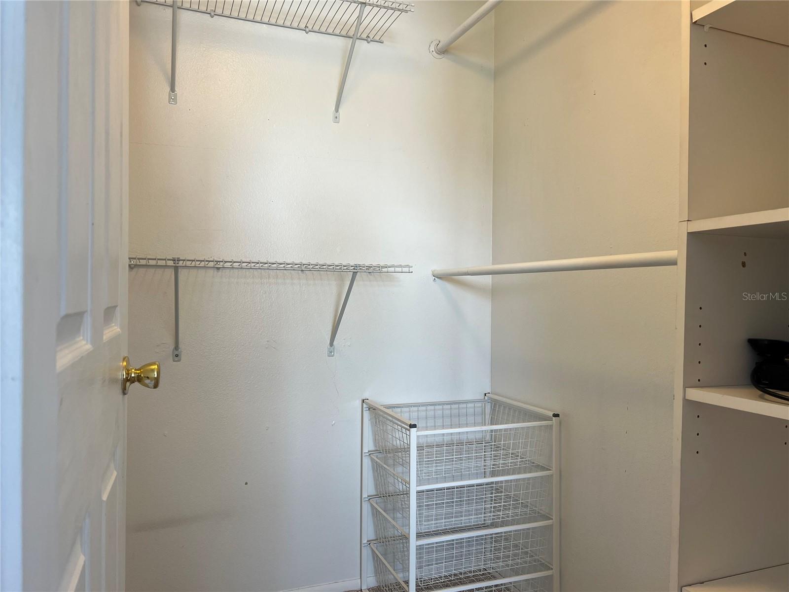 LAKE VIEW CONDO PH II - Residential