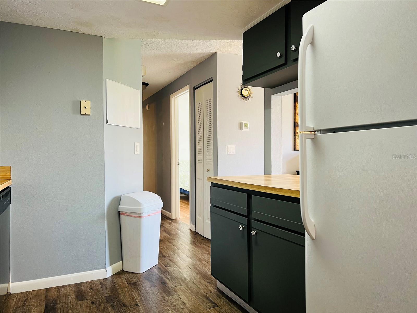 LAKE VIEW CONDO PH II - Residential