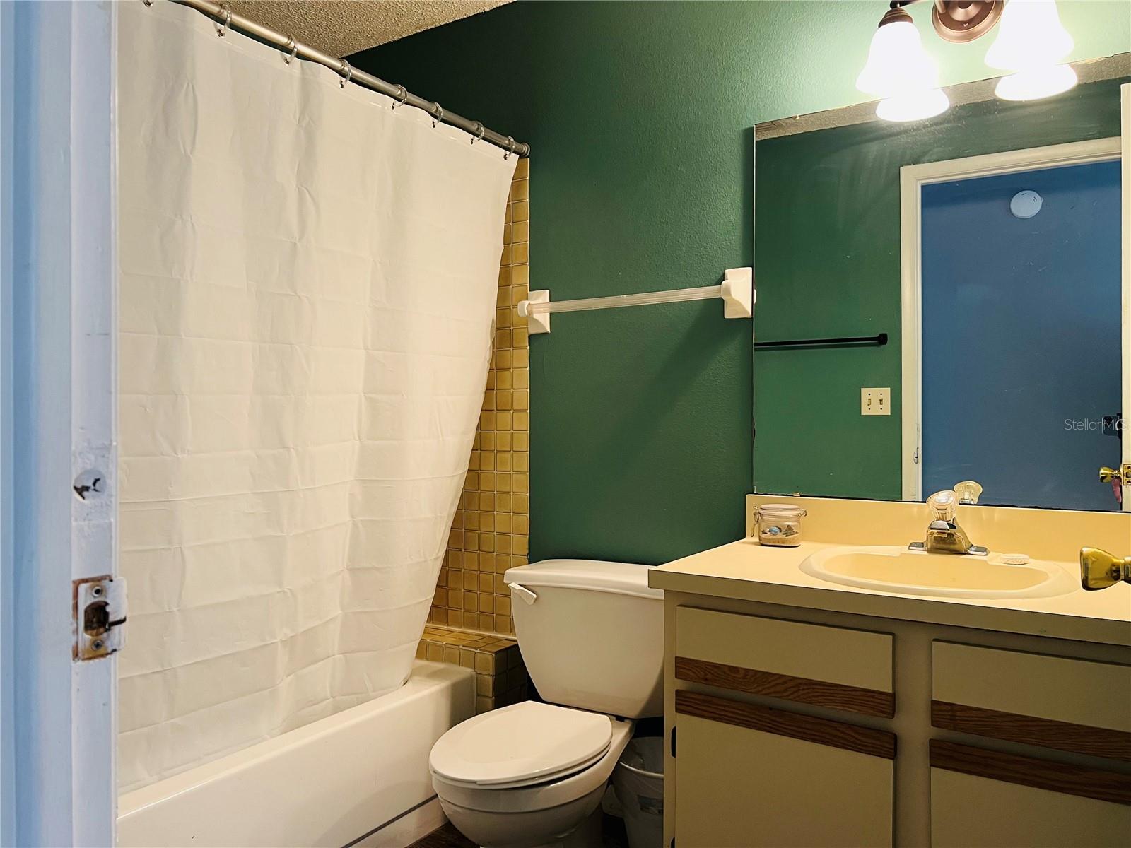 LAKE VIEW CONDO PH II - Residential