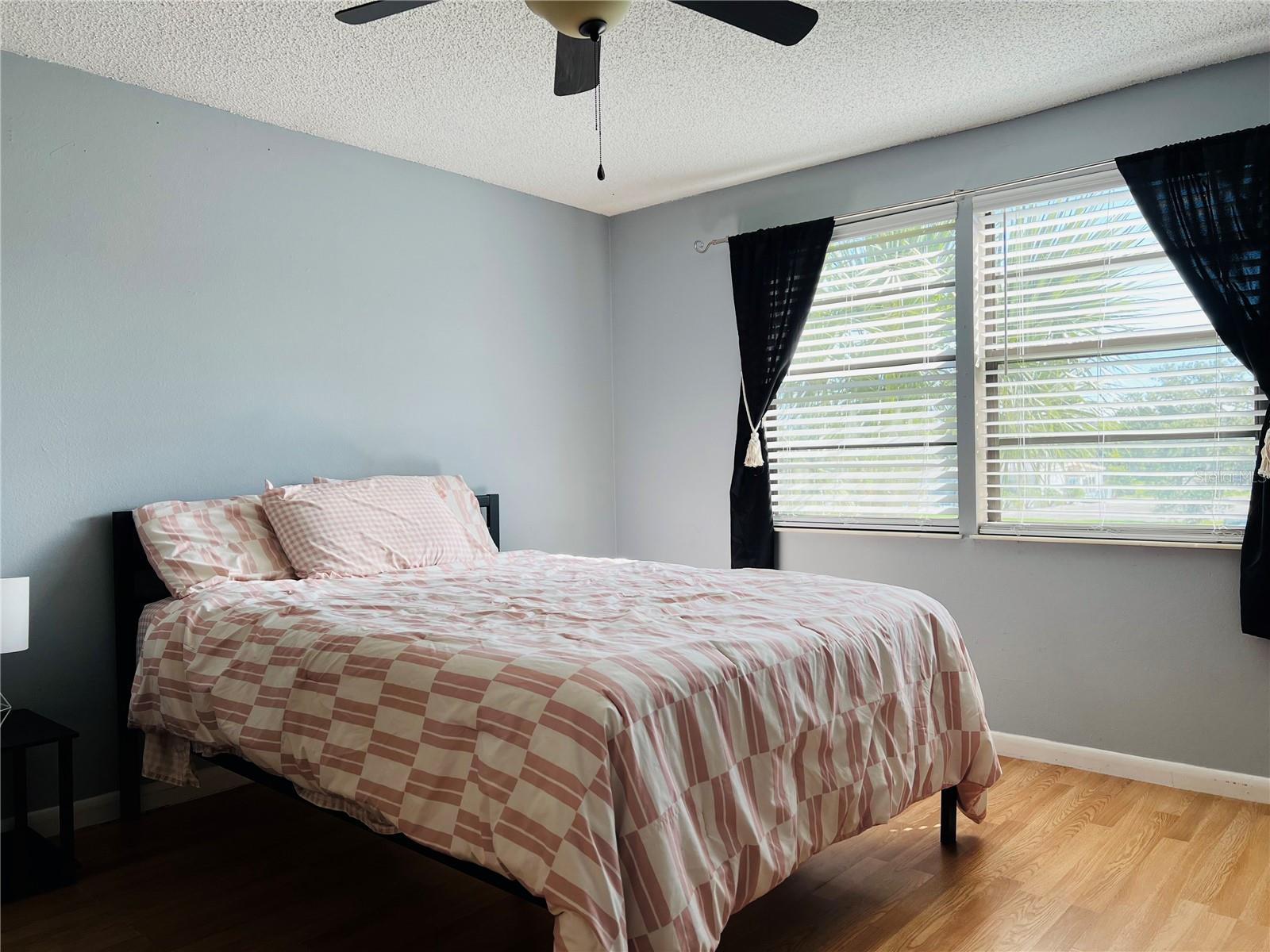 LAKE VIEW CONDO PH II - Residential