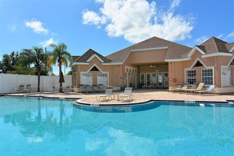 A home in ELLENTON